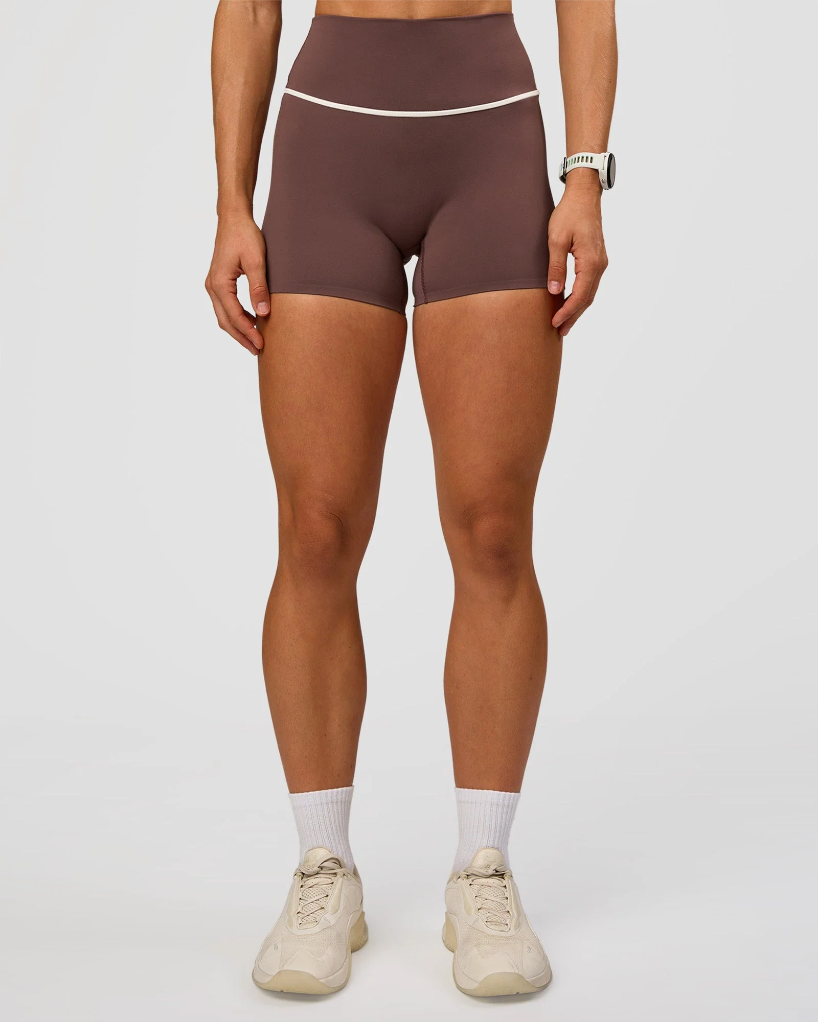 Pinnacle High-Rise 4" Short - Cocoa Powder-Off White