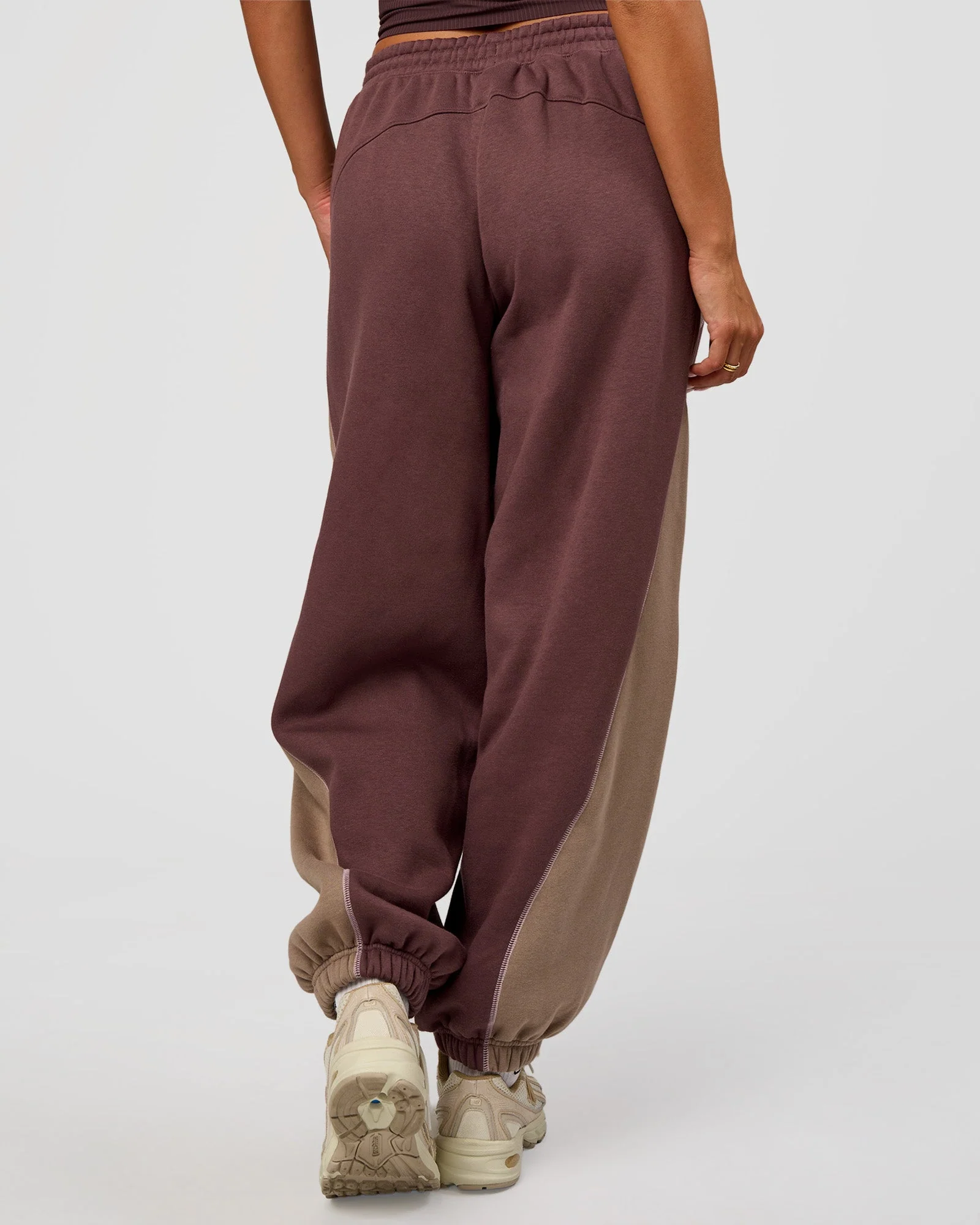 Power Play Stitch Up Fleece Sweat Pant - Cocoa Powder-Marshmallow - Image 4