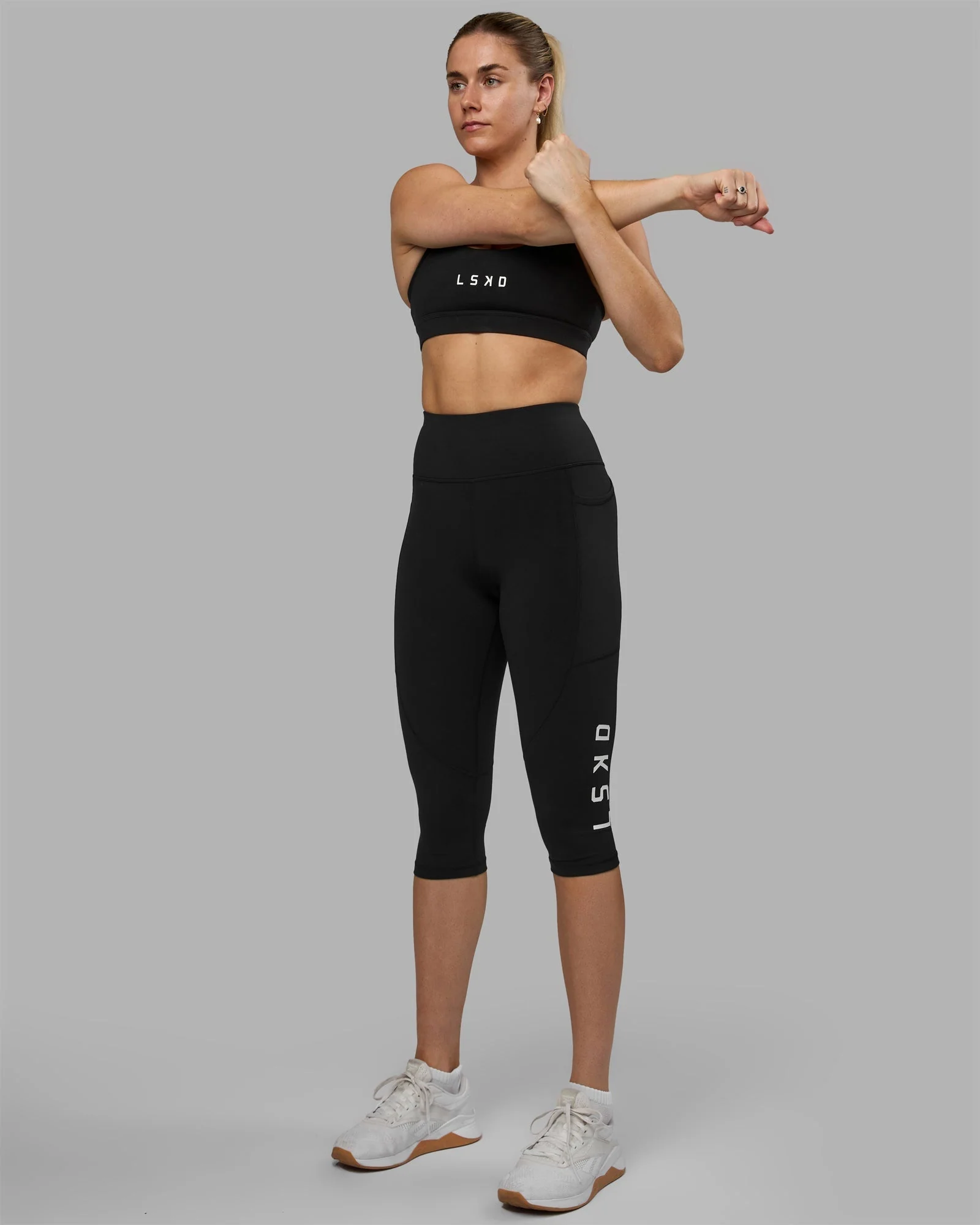 Rep Ultra High-Rise 3/4 Legging Pockets - Black-White - Image 4