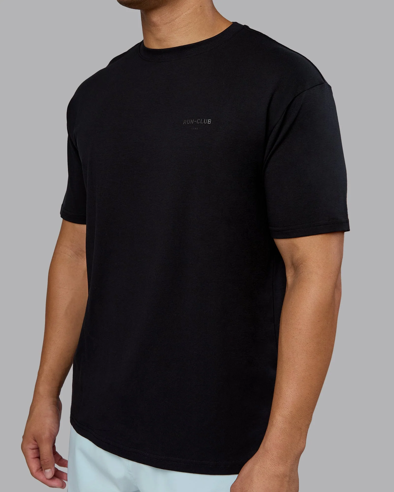 RUN CLUB FLXCotton Tee Oversize - Black-Reflective - Image 8