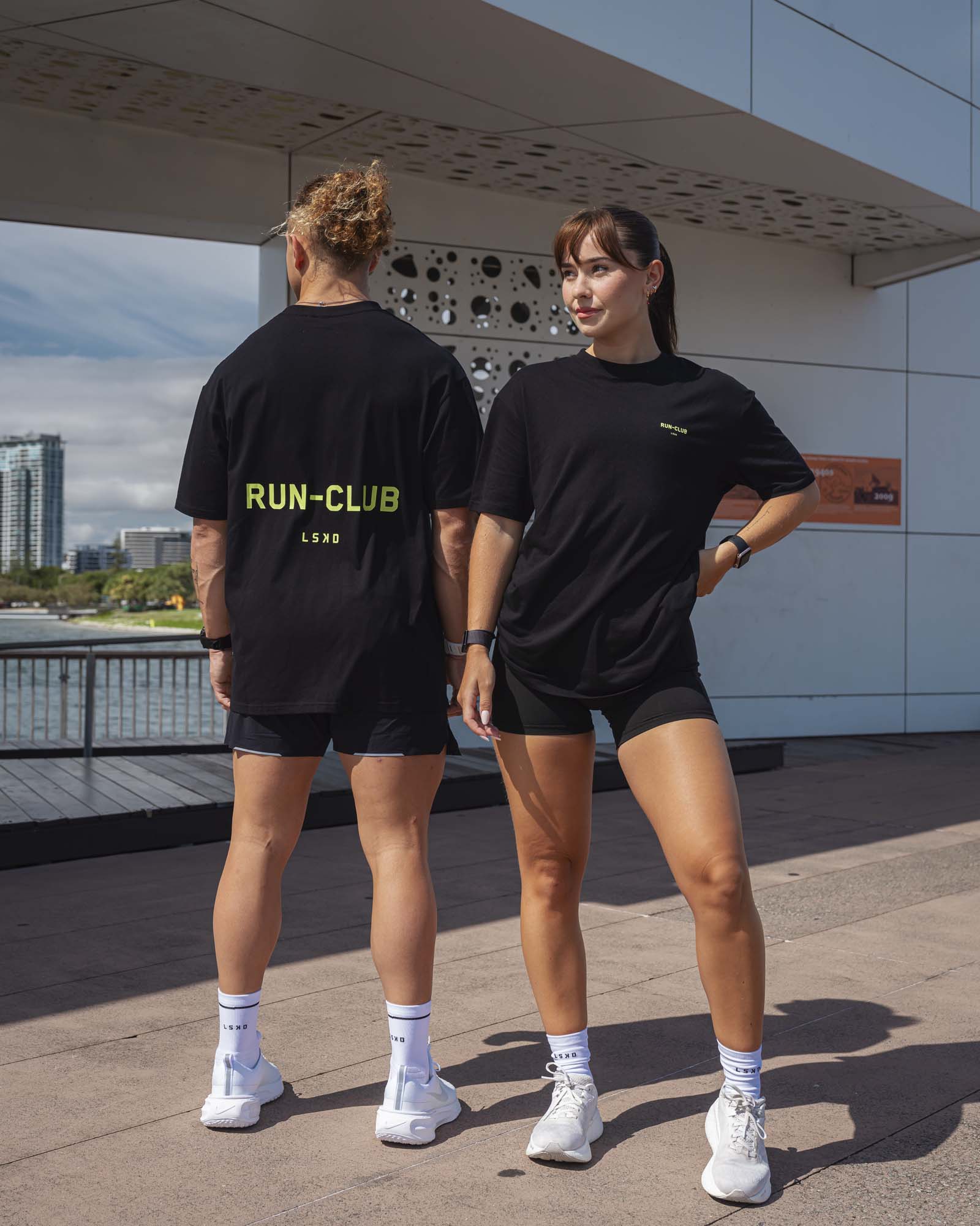 RUN CLUB FLXCotton Tee Oversize - Black-Volt