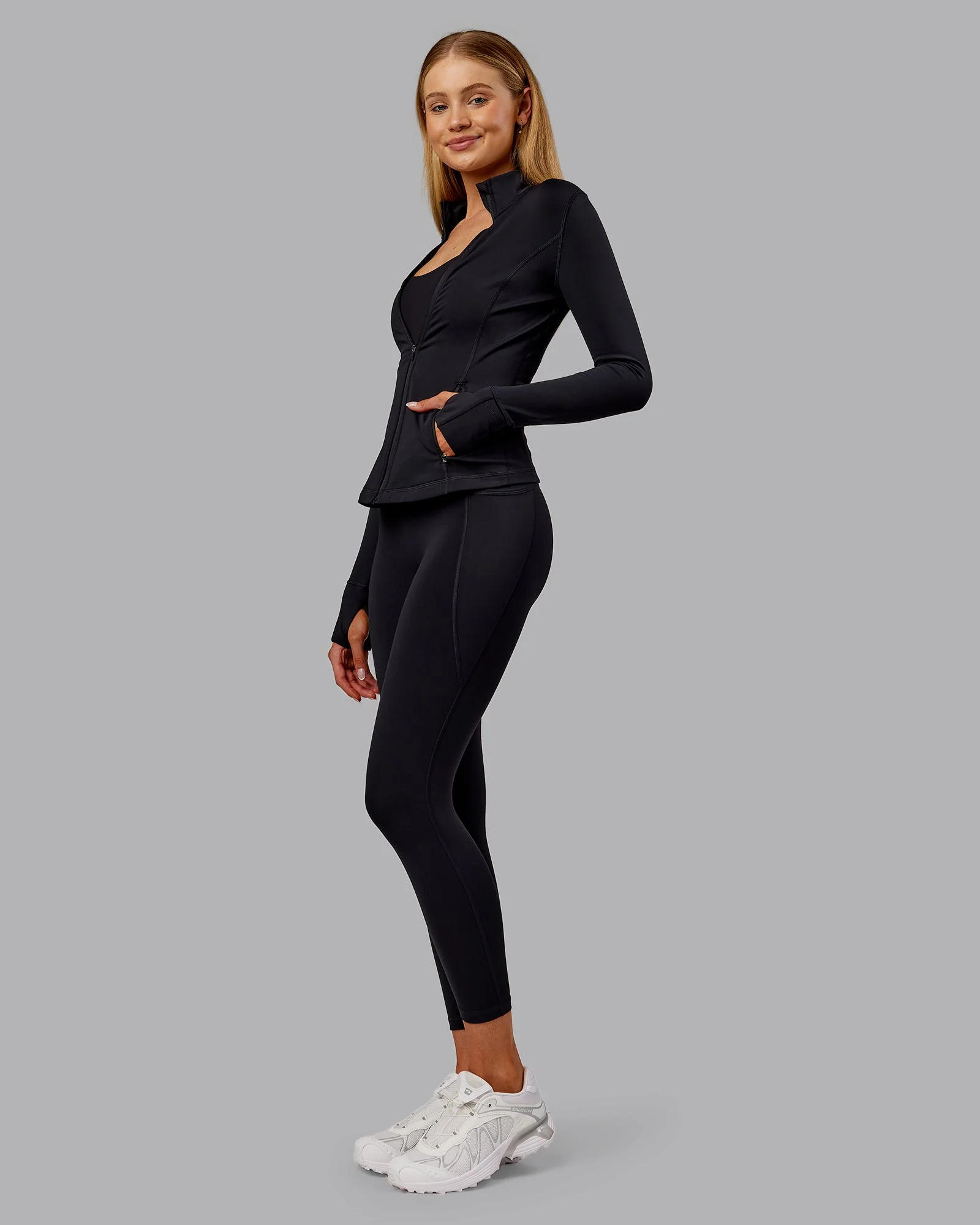 Stride Thermal Zip Through Jacket - Black - Image 9