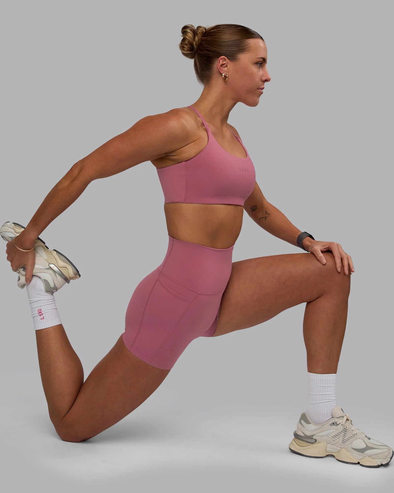 Twist Sports Bra - Mauve Haze - Image 5