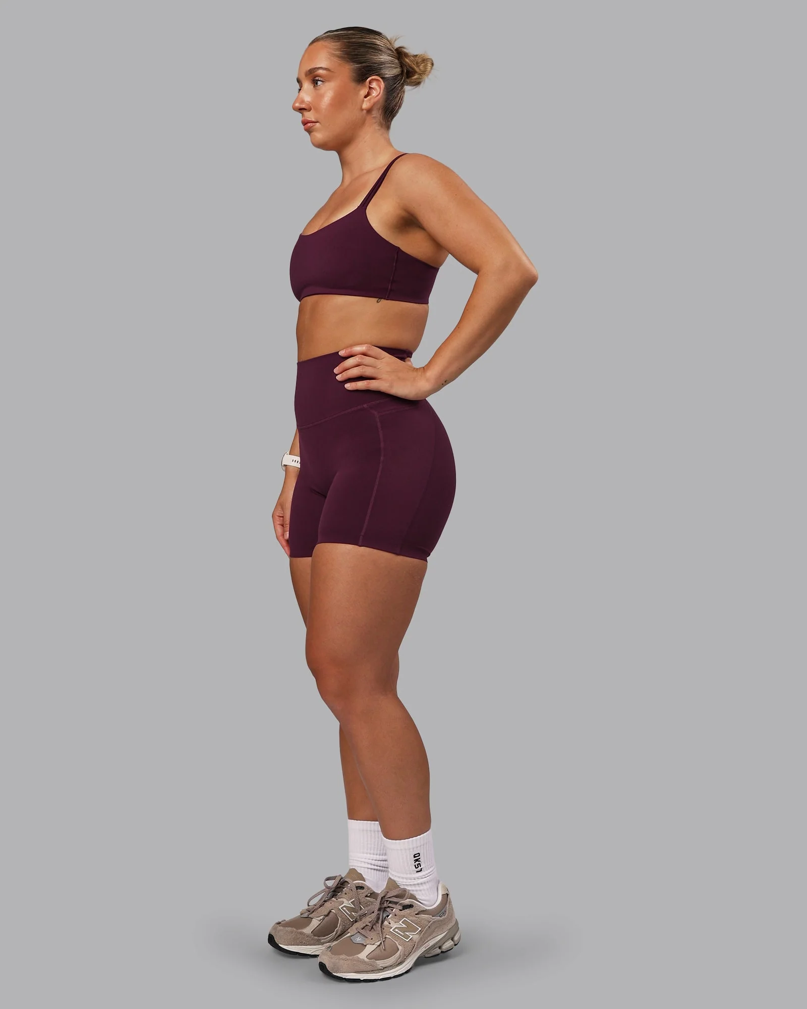 Vantage Sports Bra - Cherry Lacquer - Image 4