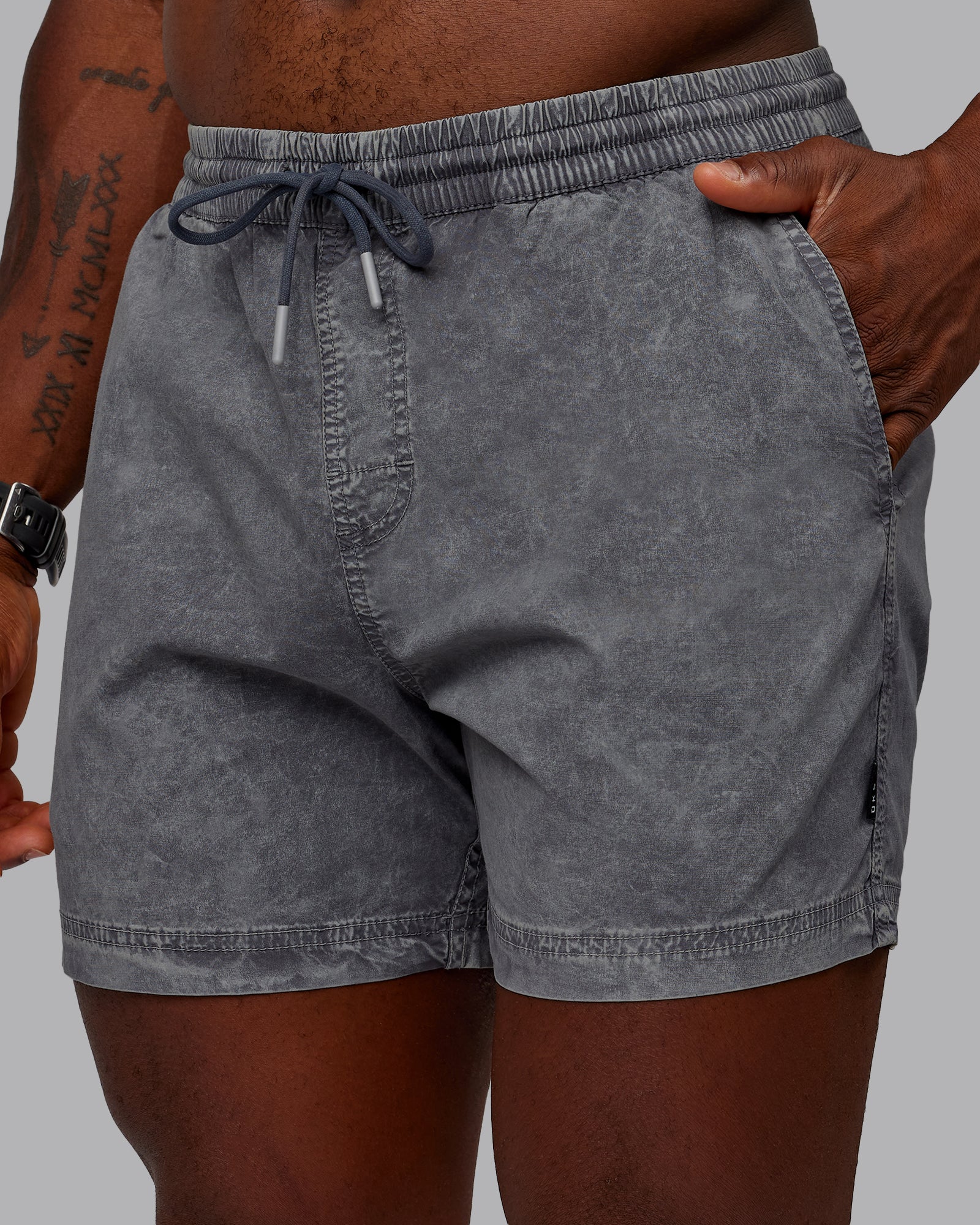 Washed Daily Short 5" - Circular Grey - Image 2