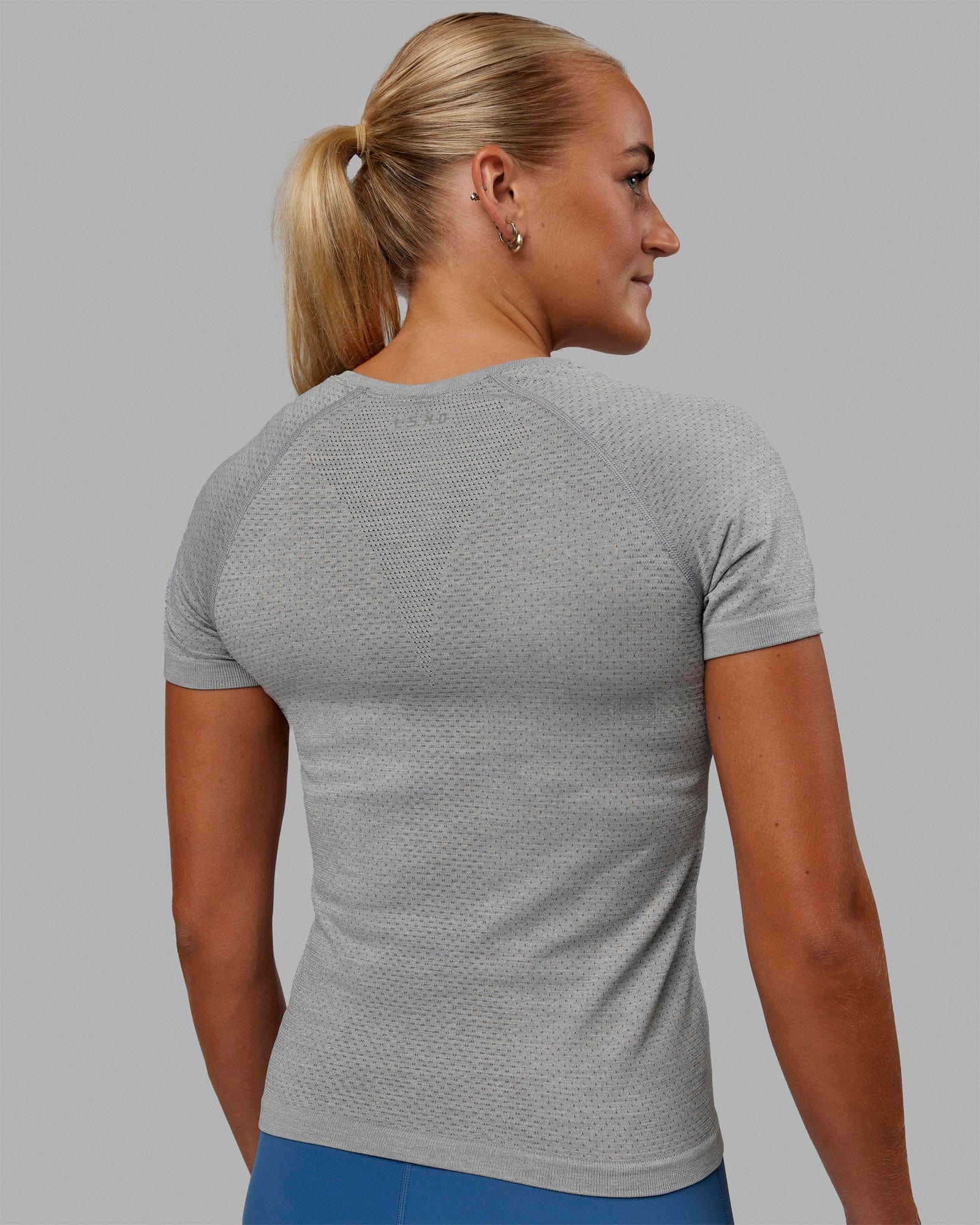 AeroFLX+ Seamless Tee - Light Grey/Light Grey - Image 4